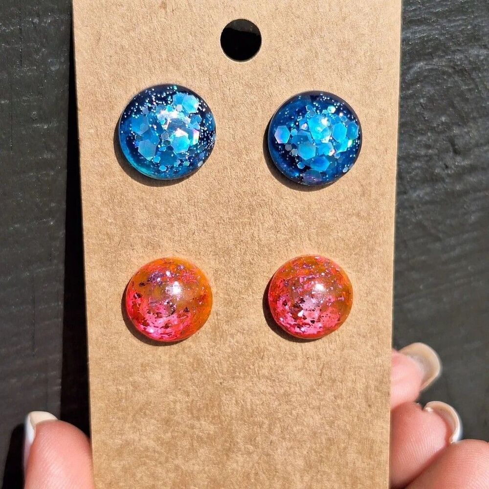 Blue and Pink glitter flakes round handmade stud earrings Tones Verdes Jewelry